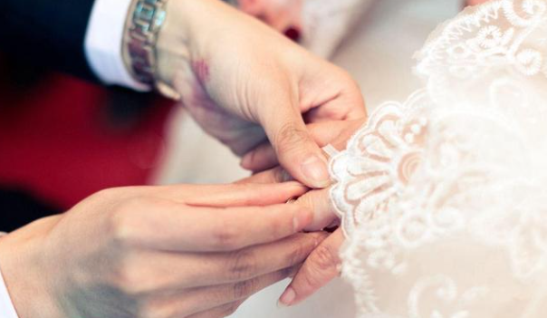 广州市私家侦探公司；女方劈腿离婚分财产怎么判